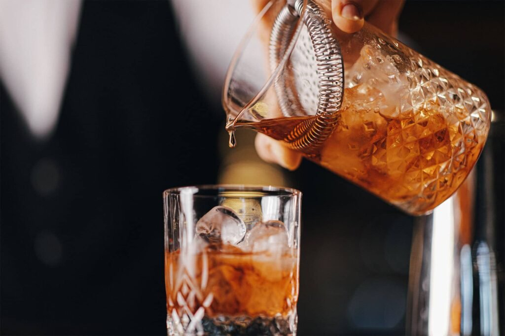 Kodėl mobilus baras vestuvėms yra puiki idėja ir verta rinktis mobilaus baro paslaugas?