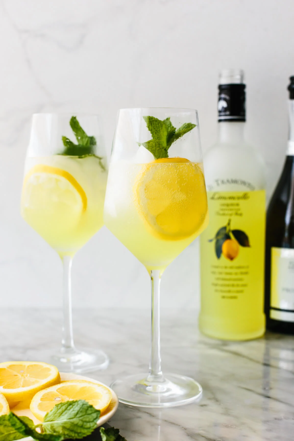 Kokteilis LIMONCELLO SPRITZ