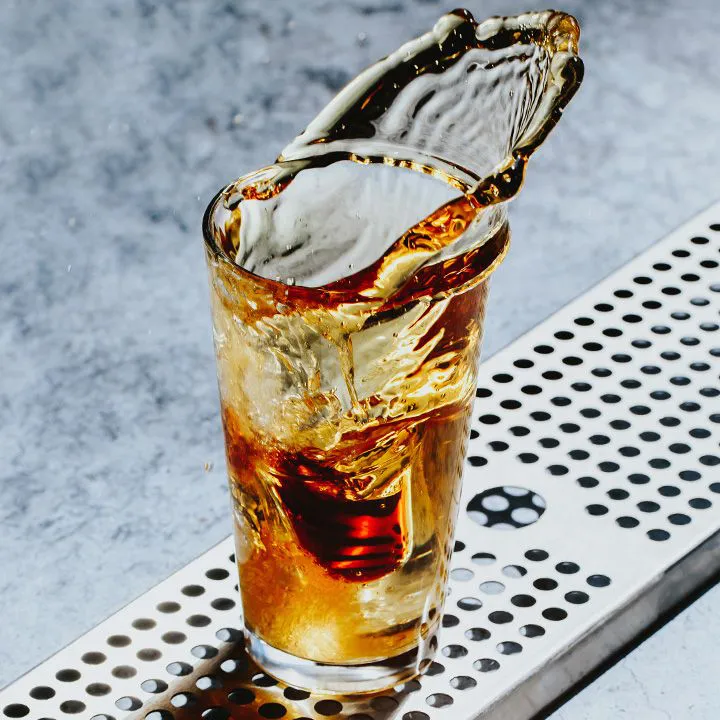 Kokteilis JAGER BOMB