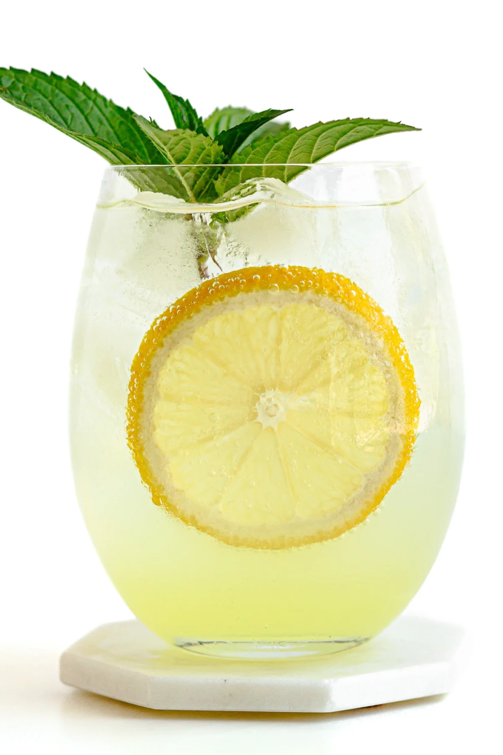 Kokteilis LIMONCELLO SPRITZ
