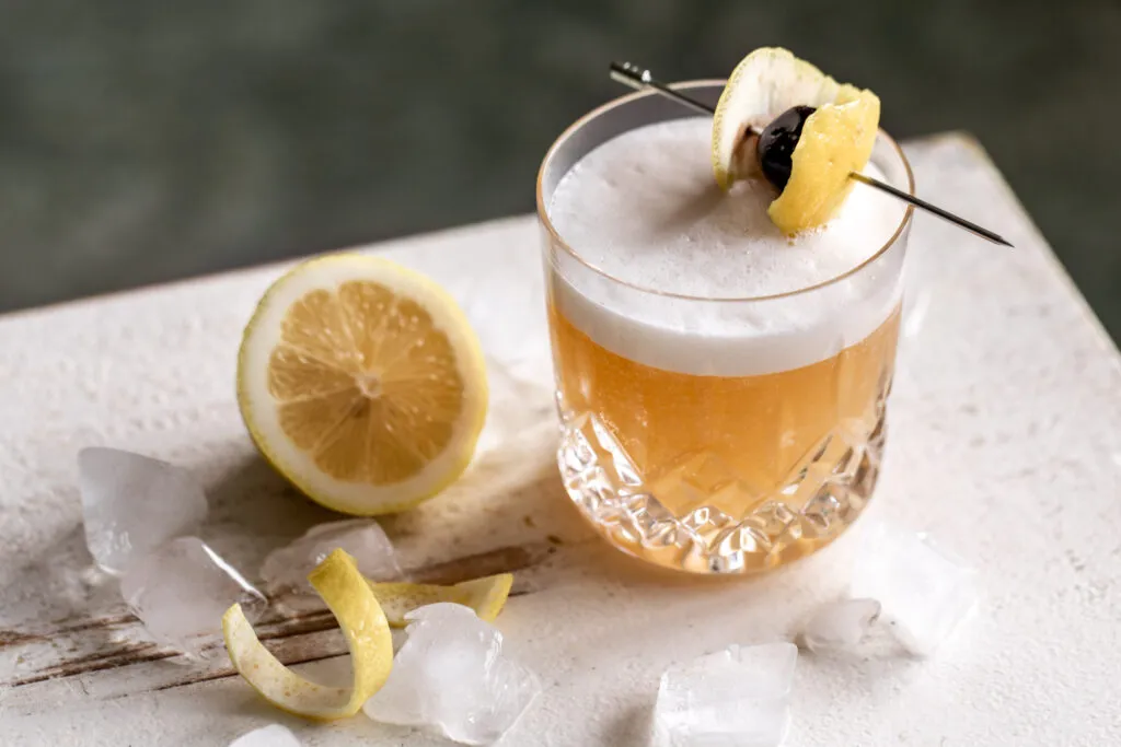 Kokteilis amaretto sour