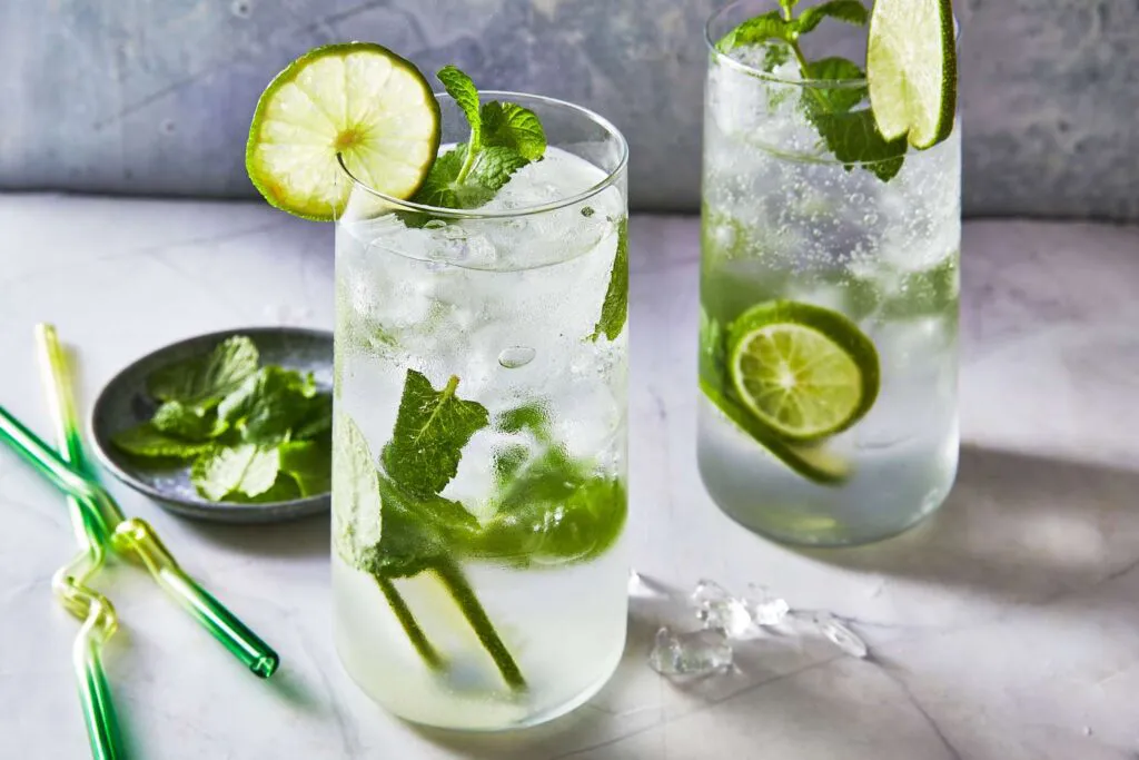 Kokteilis MOJITO