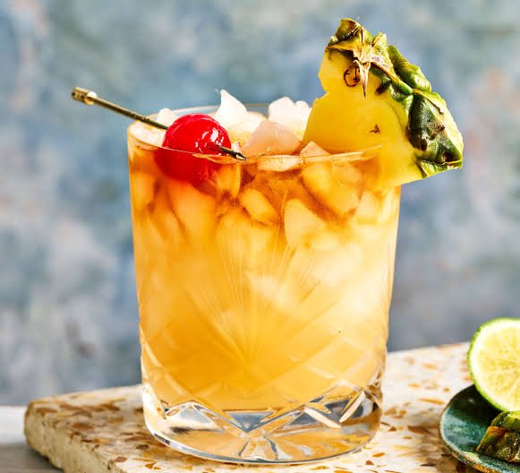 Kokteilis MAI TAI